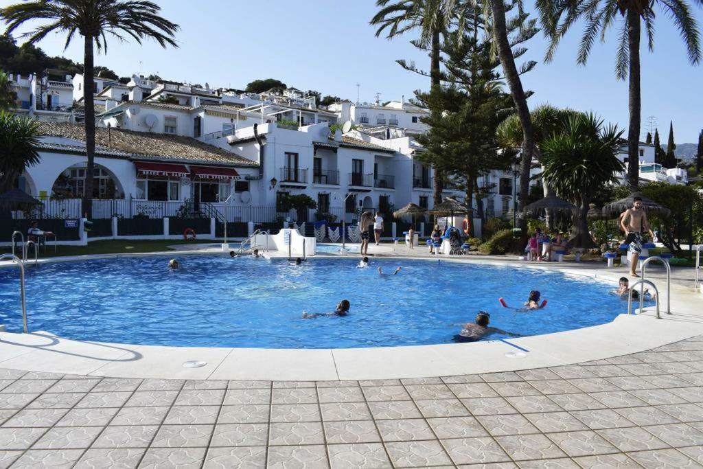 Casa Angelines Holiday Home เนร์คา ภายนอก รูปภาพ