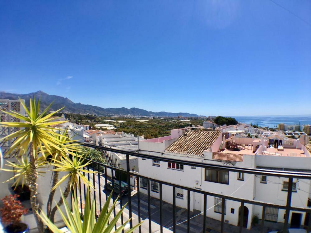 Casa Angelines Holiday Home เนร์คา ภายนอก รูปภาพ