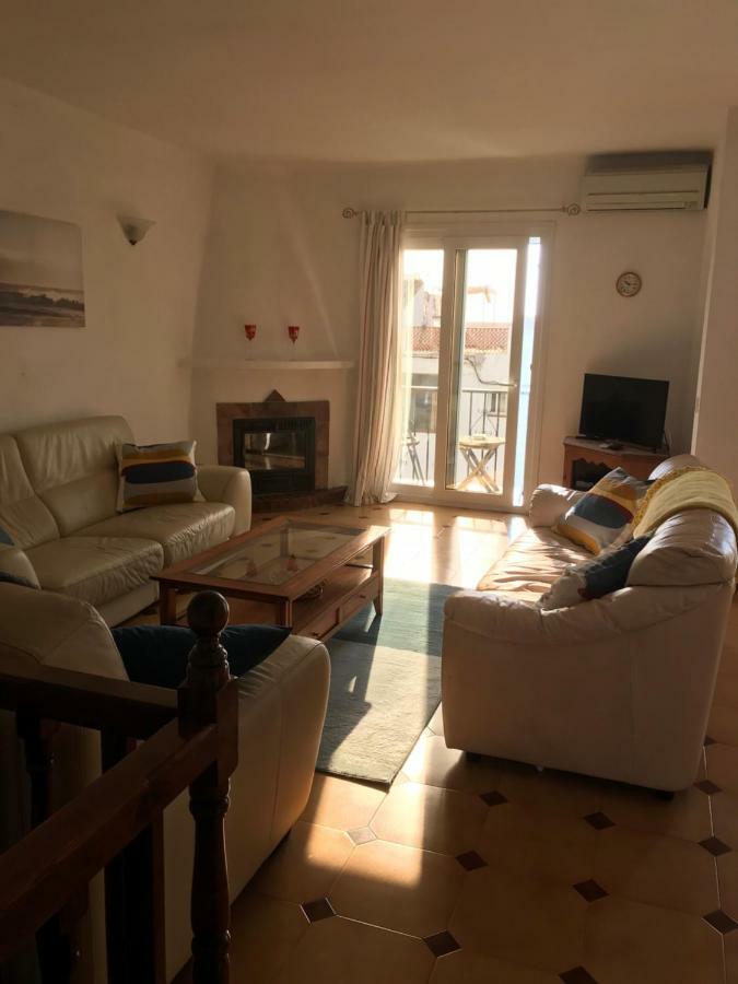 Casa Angelines Holiday Home เนร์คา ภายนอก รูปภาพ